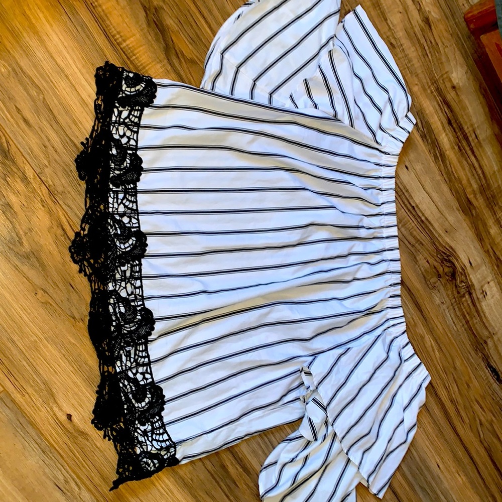 Roommates black and white striped dressy shirt